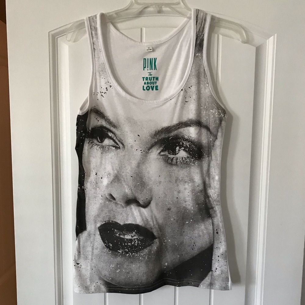 Pink - Truth About Love Tour tank top - Medium